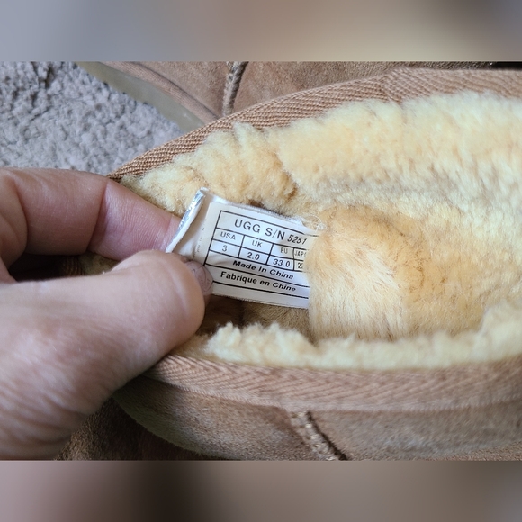 UGG Kids 3 Tan Suede Boots - Picture 14 of 14